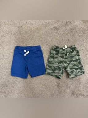 Boys Carters/Childrenβs Place Blue/Camo Dino Shorts Size 4t